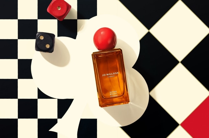 Une eau de Cologne Ginger Biscuit, épicée et sensuelle, inspirée de biscuits fraîchement sortis du four. Le cadeau de cologne festif parfait.